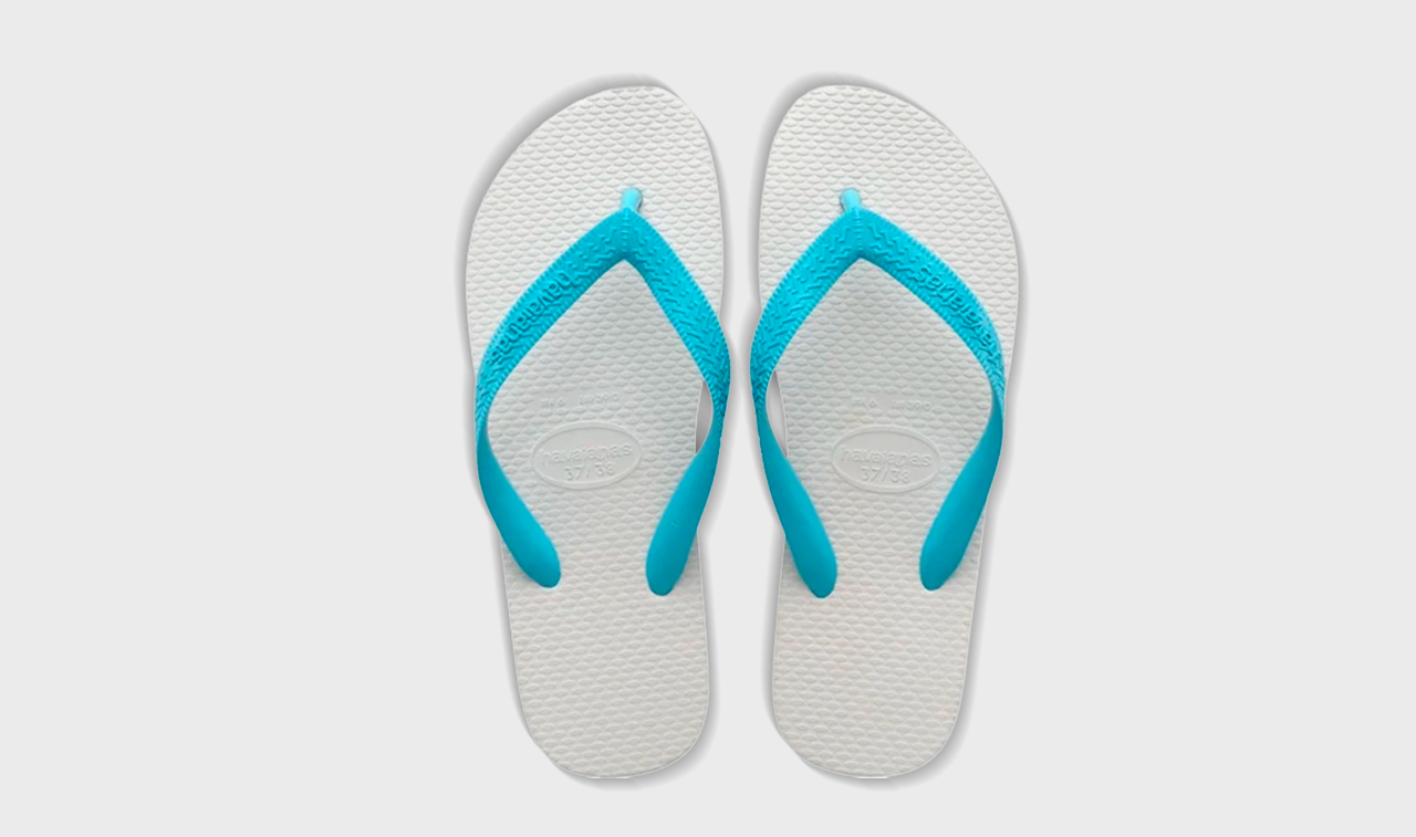 Chinelos Havaianas em destaque, ilustrando sobre construção de marca e reconhecimento pelo consumidor.